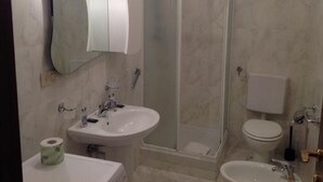 Unclassified image, 5 of 19, button - Pleasant Apartment in Arma di Taggia With Garden and Lift (Taggia)