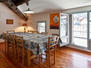 Dining - Cosy Holiday Home in La Brigue With Fireplace (La Brigue)
