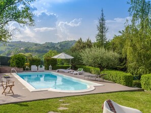 Outdoor pool - Majestic Villa in Urbino With Private Swimming Pool (Urbino)