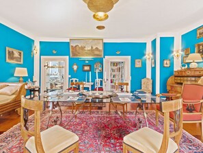 Dining - Lavish Castle in Riedenburg with Garden near Lake (Riedenburg)
