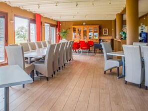 Dining - Magnificent Holiday Home in Ortho With Sauna (La Roche-en-Ardenne)