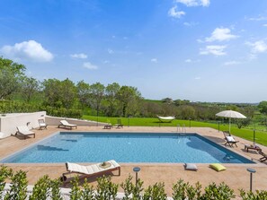 Casa | Piscina | Una piscina al aire libre