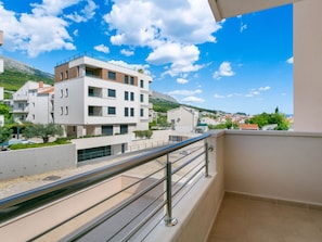 Balcony - Enticing Apartment in Podstrana With Balcony (Podstrana)