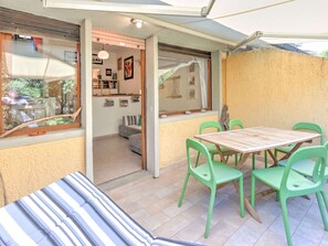 House | Dining - Seaside Apartment With Views, Punta Ala (Castiglione della Pescaia)