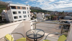 Unclassified image, 2 of 27, button - Amazing Apartment in Podstrana With Balcony (Podstrana)