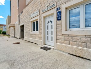 Reception - Lovely Apartment in Podstrana With Balcony (Podstrana)