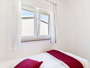 3 bedrooms, individually furnished - Stylish Holiday Home in Banjole With Swimming Pool (Medulin)