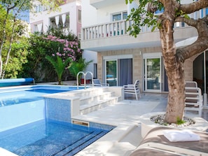 Piscina a l'aire lliure 