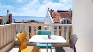 Balcony - Ravishing Villa in Makarska near Nugal Beach & Vepric (Makarska)
