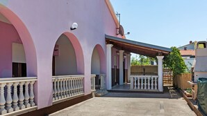 Exterior - Splendid Apartment in Banjole With Terrace (Medulin)