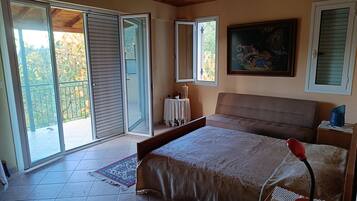 House | 4 bedrooms, bed sheets