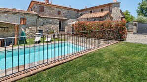 Exterior - Princely Holiday Home in Chitignano With Swimming Pool (Chitignano)