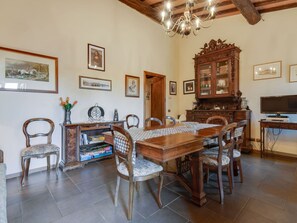 House | Dining - Tranquil Farmhouse in Terranova Bracciolini near Nightlife (Rome)