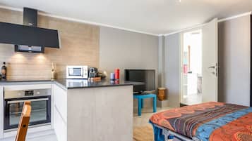 Cottage | 1 bedroom, individually furnished, bed sheets