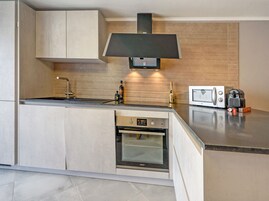 Cottage | Private kitchen | Toaster