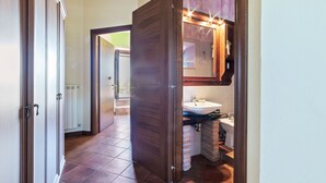 Douche, serviettes fournies