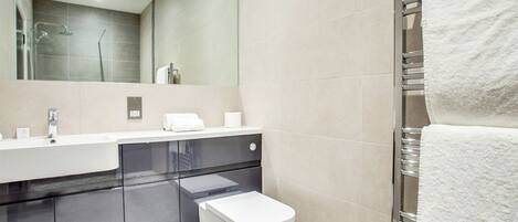 Apartment | Bathroom