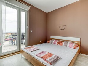 Apartment - Charming Apartment in Novalja near Zrče Beach  (Novalja)