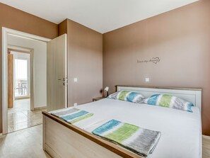 Apartment | 3 bilik tidur, seterika/papan seterika, cadar katil 