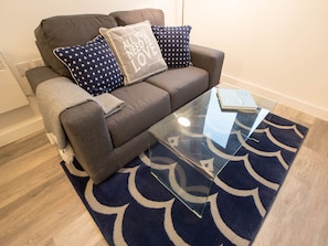 Living room - Sophisticated Apartment in Liverpool near The Beatles Story (Liverpool)