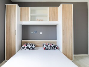 Apartment | 1 bedroom, iron/ironing board, bed sheets