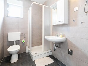 Apartment | Bathroom