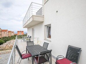 Apartment | Dining