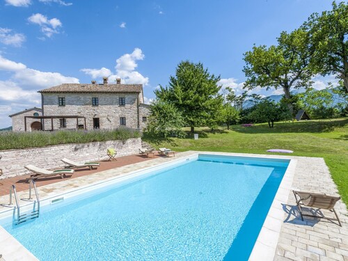 Ornate Mansion in Cagli With Hot Tub and Private Pool