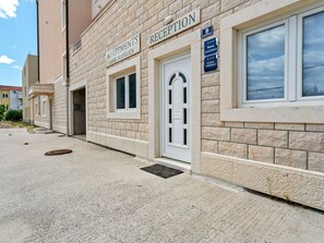 Reception - Inviting Apartment in Podstrana With Terrace (Podstrana)