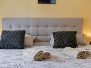 Bed sheets - Inviting Apartment in Podstrana With Terrace (Podstrana)