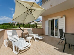 Balcony - Inviting Apartment in Podstrana With Terrace (Podstrana)