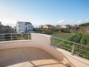 Balcony - Comfortable Apartment in Podstrana With Balcony (Podstrana)