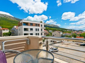 Balcony - Seaview Apartment in Podstrana With Garden and Parking (Podstrana)