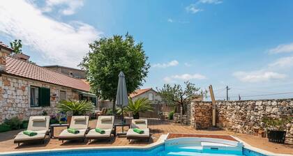 Holiday Home in Marina Near Beaches