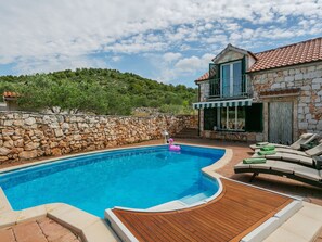 House | Pool
