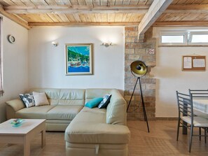 House | Dining