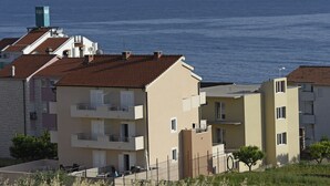 Exterior - Refreshing Apartment in Podstrana With Garden (Podstrana)