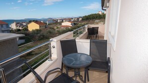 Balcony - Refreshing Apartment in Podstrana With Garden (Podstrana)