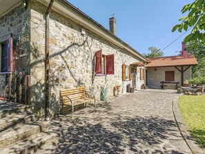 Exterior - Lovely Holiday Home in Varese Ligure With Garden (Varese Ligure)