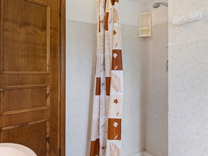 House | Bathroom - Belvilla by OYO La Casa sul Fiume First Floor (Fosciandora)