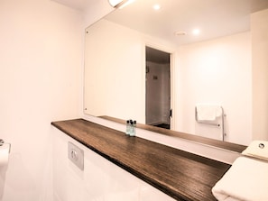 Shower, towels