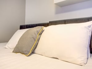 1 bedroom, bed sheets
