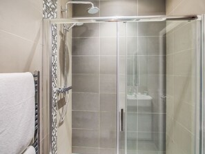 Bathroom - Simplistic Apartment in Milton Keynes near Willen Lake (Milton Keynes)