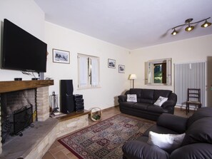 House | Living area - Holiday Home in Fano Near Adriatic Sea (Fano)