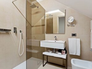 Bathroom - Brand new Boutique Apartment in the Heart of Venice (Venice)
