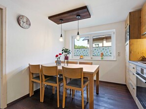 Dining - Lovely Holiday Home in Hüttau near Salzburg Airport (Huettau)