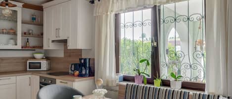Apartment | Dining