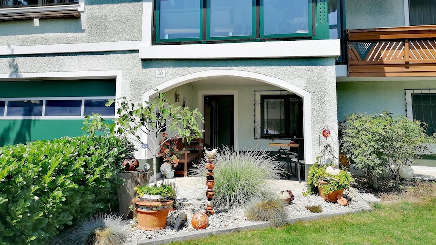 Riverside Apartment in Oed-ohling