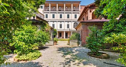 Charming Villa in Maggiora With Garden and Fireplace