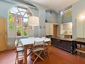 Dining - Charming Villa in Maggiora With Garden and Fireplace (Maggiora)